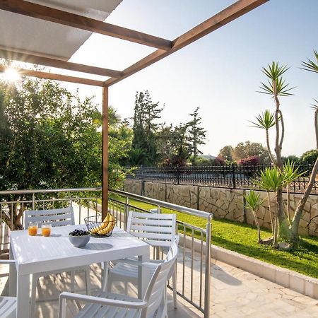 Ariadni Suites Karteros Luaran gambar