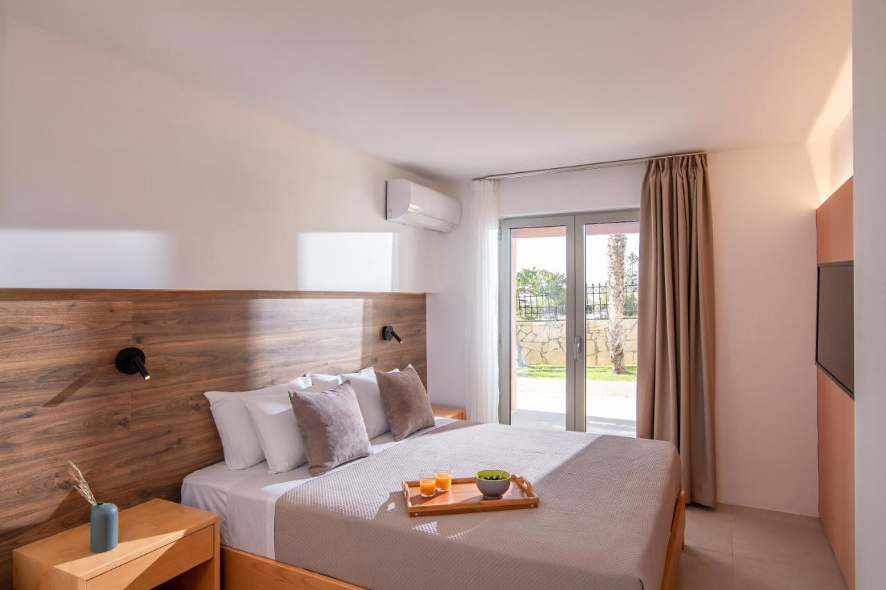 Ariadni Suites Karteros Luaran gambar