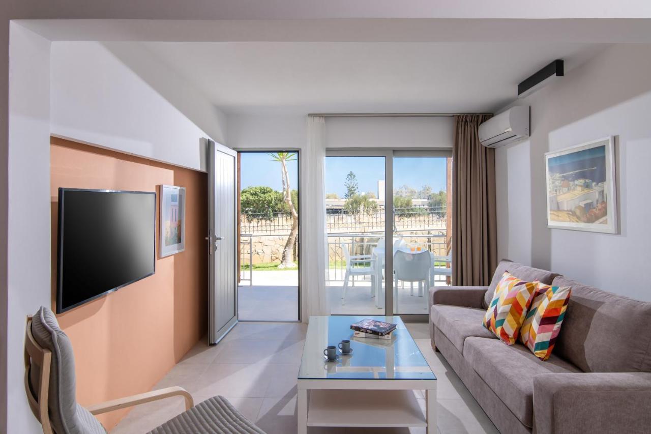 Ariadni Suites Karteros Luaran gambar