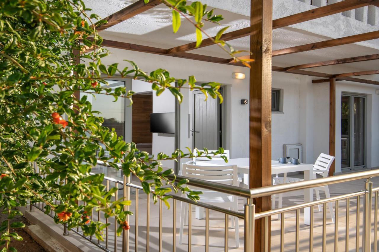 Ariadni Suites Karteros Luaran gambar